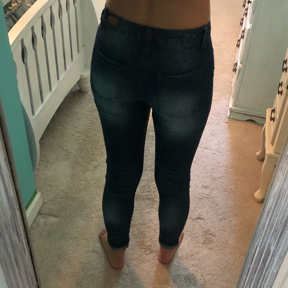 Distressed jeans - Picture 3 of 6